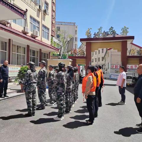以练备战，筑牢防汛“安全墙”——青峰路社区防汛应急演练