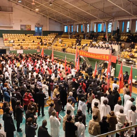 双湖春天　　武术年会竞风流