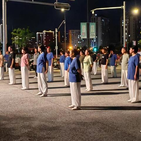 双湖春天   42式太极拳隆重开班