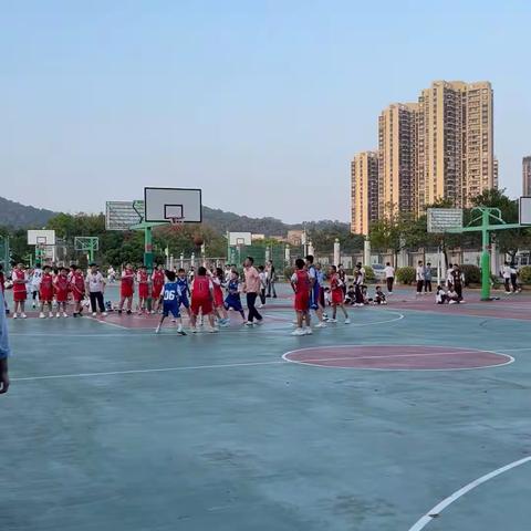 热烈祝贺🎉🎉🎉东华小学（东城校区）611班代表队再创佳绩——611🆚615男女混打篮球赛决赛