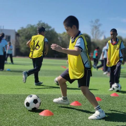 “做和美少年  展足球风采”  ——乌鲁木齐市第137小学教育集团校轻铁路校区（乌鲁木齐市第八十二小学）第三届“和美杯”秋季校级足球联赛启动仪式