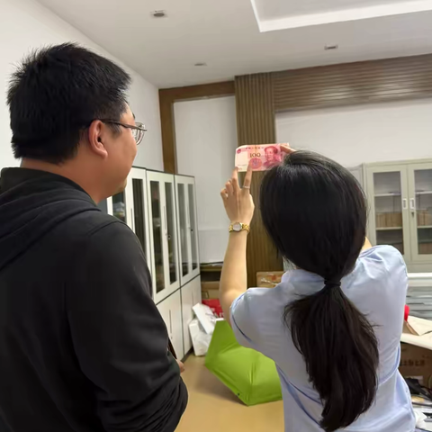 “筑牢反假防线，守护金融安全” ——辽阳西路支行积极开展反假货币宣传活动