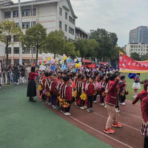 百荷小学第四届秋季田径运动会           ——204班集锦