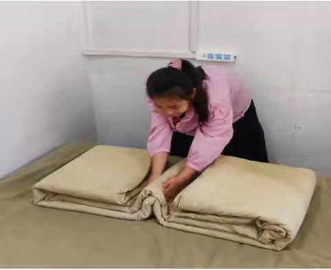 “劳”以启智 “动”以润心 -矿建路小学暑假劳动实践展示