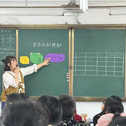 “听课共交流，评课促成长” -----遂平县文城乡中心小学听评课活动纪实