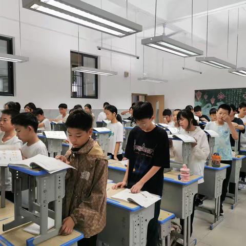 凝聚一心 共赴成长