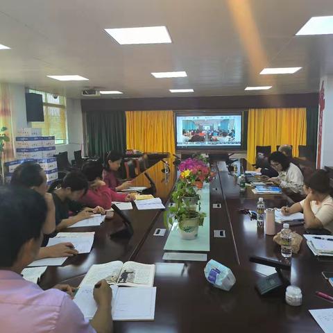 教学研讨寻新径，重难点破展新貌——文昌市潭牛中心小学五、六年级语文教研活动