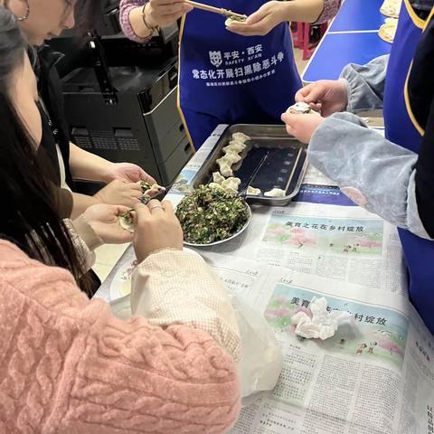 饺香迎冬至 美味暖人心——大庆路社区开展冬至送温暖活动