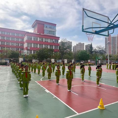 ［舞动七彩阳光  扬我一小风采］