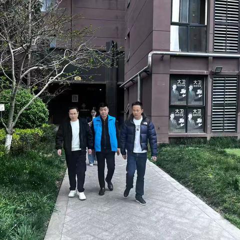 🏅 喜报传家门 荣光暖人心 ——未央区未央湖街道苏家堡社区开展立功受奖军人家庭送喜报活动