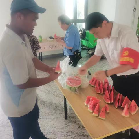 浙江区域嘉善枫景尚院项目开展“送清凉”主题党建活动