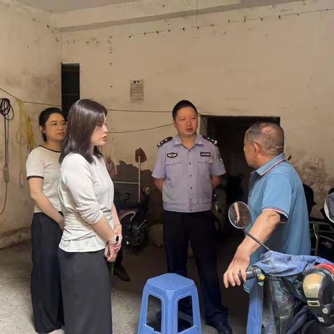 建新镇民政办协同宣传口、金山派出所护航义务教育