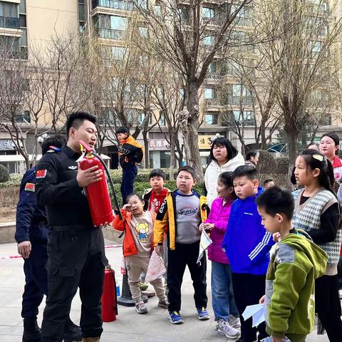 恒大绿洲第二社区开展高层住宅消防安全应急演练活动