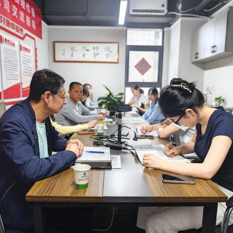 送法上门、查漏补缺，筑牢工会法律监督“防火墙”—— 雁塔区总工会开展劳动法律监督检查专项行动系列之二