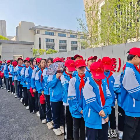 第六期 少年有梦，追光而行 六（1）班集体游园会