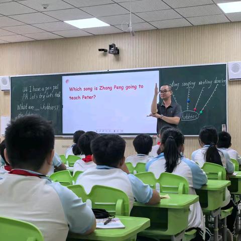 "显学生主体，扬教师个性”中山小学教育集团英语组六年级谢学霆老师展示课