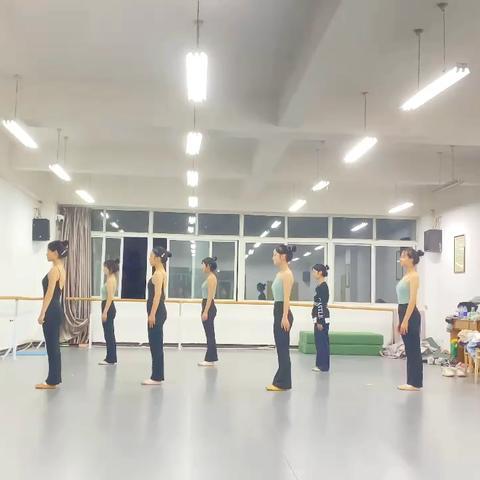2026届舞蹈艺考生10月教学汇报