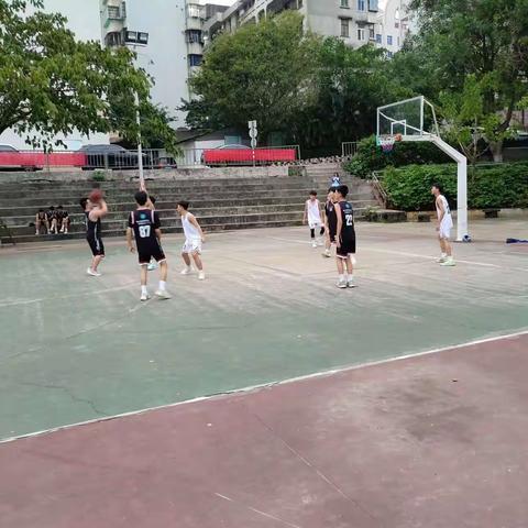 迎“蓝”而上，精益“球”精——食品系VS艺术系学生蓝球比赛