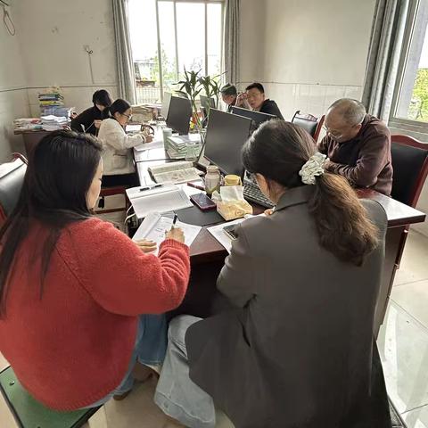 聚力教研促提升，凝心备战迎中考