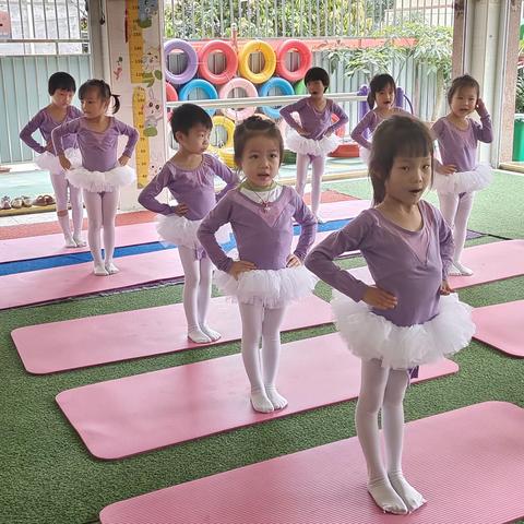 新苗幼儿园舞蹈课堂--遇见美丽的自己