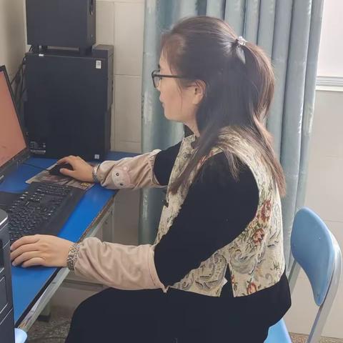 以学促教 聚力提质——红河州张海玲名班主任工作室第七十三期自主学习活动简报（第一组）