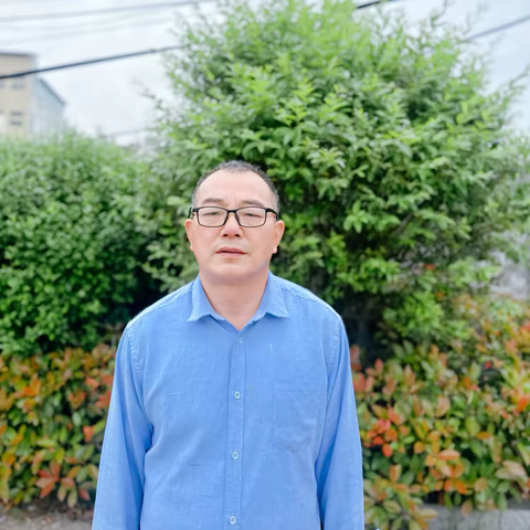 【铸魂强师 奋进有我】深耕数苑育桃李，匠心执教铸芳华。