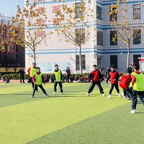 绿茵燃青春 足下绽风采——聊城市第二实验小学