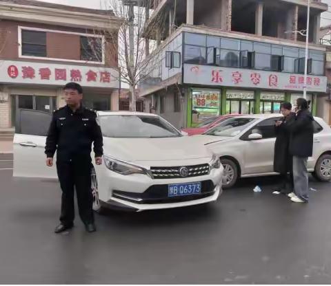 小网格大力量  路遇车祸疏通忙