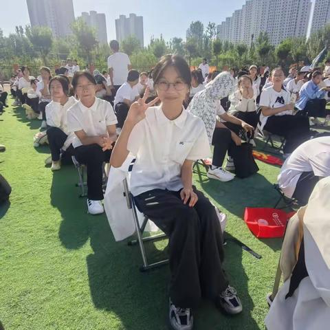 活力与欢乐的青春剪影