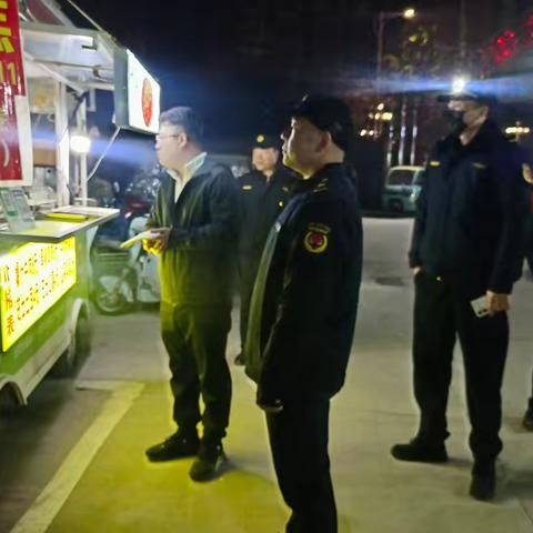 源汇区城管局开展文交路小吃街商户专项排查整改工作