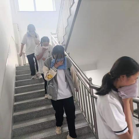 有备，方能无患 ——山师附中公寓开展消防应急疏散演习活动