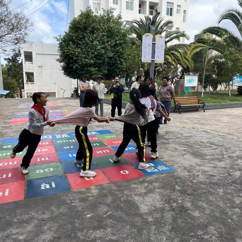 “携手共育，筑梦未来”——富良棚中心学校小学部家长开放日活动