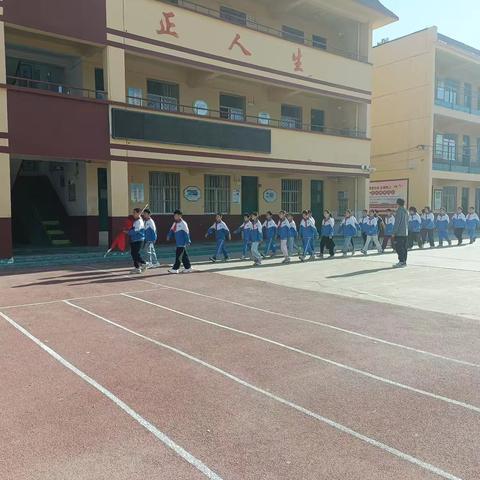 【全环境立德树人】堂邑镇中心小学举行以““喜迎国庆，欢度中秋”为主题的升旗仪式