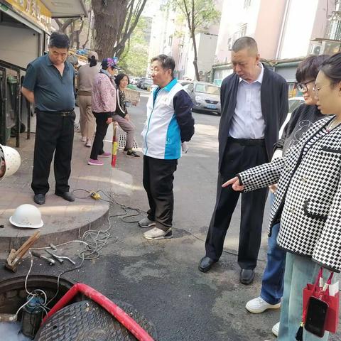 【奋进燕山】燕山街道燕南社区 “我为居民办实事-抢修供水管道现场纪实”