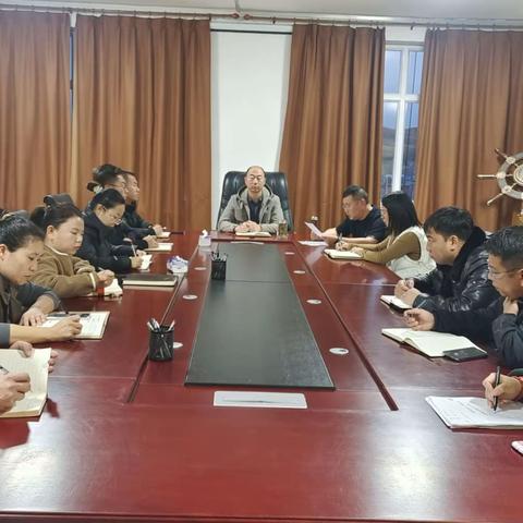 杜尔基镇召开12月党建工作例会