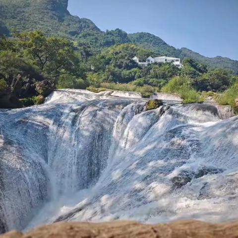 诗歌小辑（八十九）忧伤的尽头是晴空