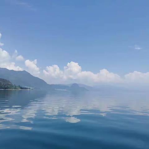 诗歌小辑（一百）行至抚仙湖，人间再无伤心处