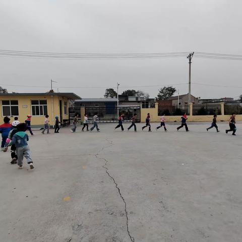 天池小学轮滑社团