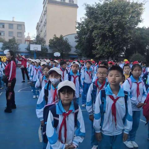 第七小学秋季学期“争做新时代好队员”秋游研学活动