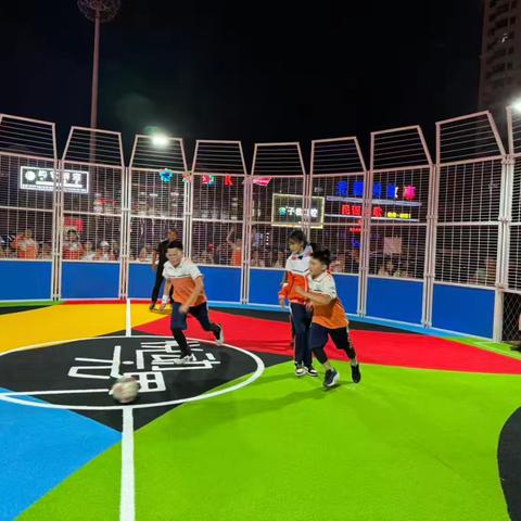 哈小“3v3班级足球赛”热闹开赛，绿茵场上点燃少年激情