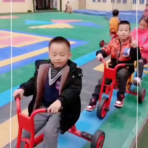 爱上幼儿园  快乐＂美＂🌷一天🥰在一天天的忙碌中 一周又结束了🔚每周将宝贝的精彩瞬间记录下来 来与大家一同见证分享啦～💓💓