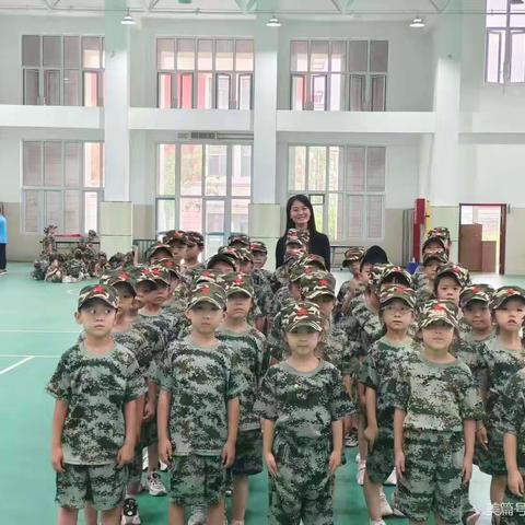 美丽校园我来代言，大家好，我是淄川经济开发区中心小学一年级一班李梓源