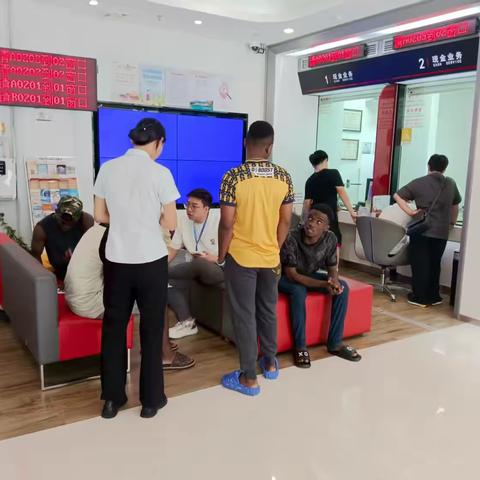 【晋江分行安海成功支行】贴心服务，助力菲律宾友人畅享便捷金融