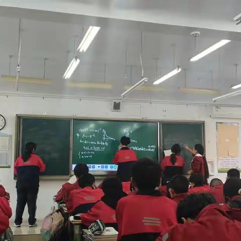 跟踪学习两位老师的教学与管理经验