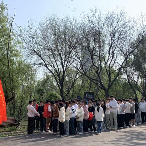 “漫步天鹅湖畔 共赴牡丹之约” 食品园林学院组织参加三门峡天鹅湖牡丹赏花研学活动