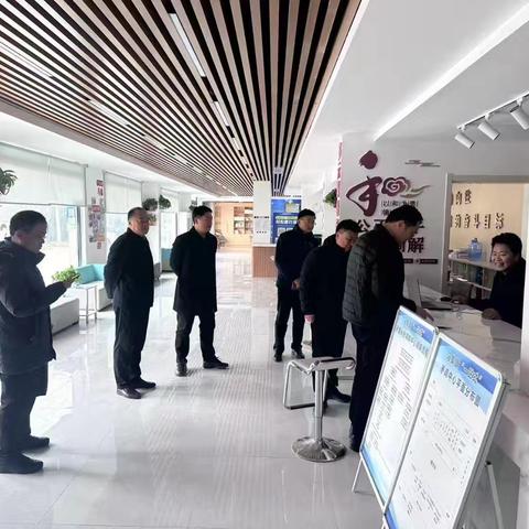 12月12日下午，市委政法委委员张征带队到定陶督导平安建设重点工作。