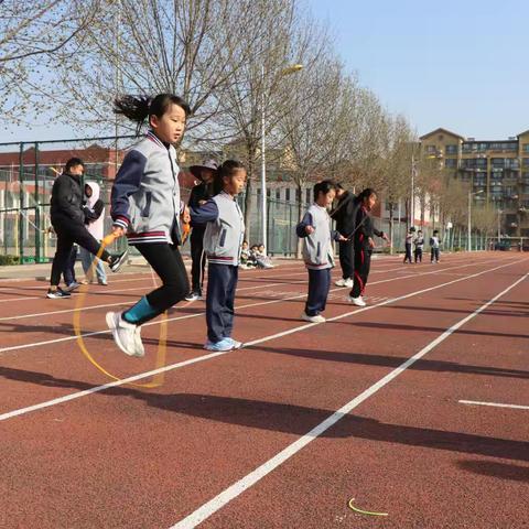 第三实验小学二年级春季跳绳比赛