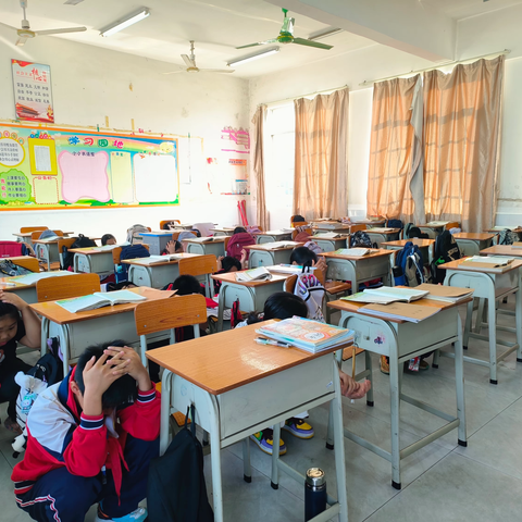 港城街道龙井小学2025年防震减灾主题教育活动