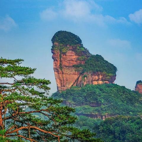 “丹霞寻踪，研学拾趣”——乳源瑶族自治县乳源中学七年级丹霞山自然探索、地理生物研学活动