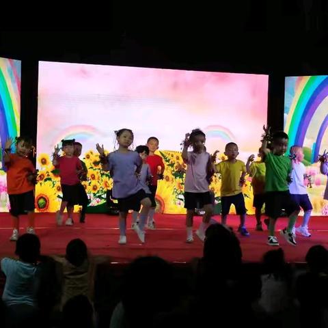 育人幼儿园大二班小朋友在毕业典礼的精彩回顾